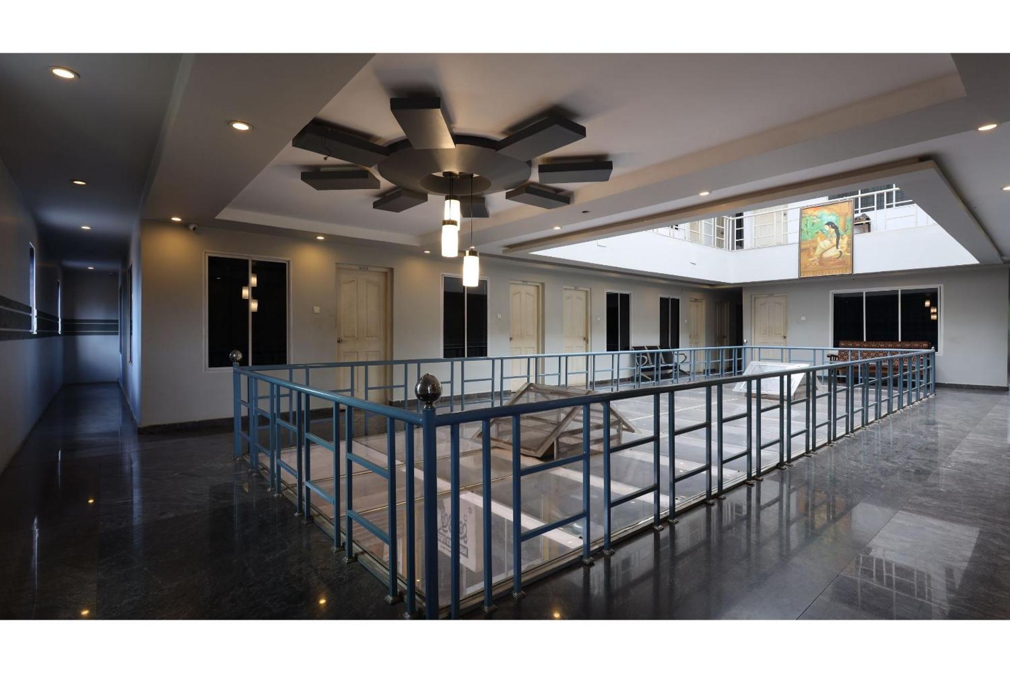 Collection O Ar Square Hotel Thrissur Exterior photo