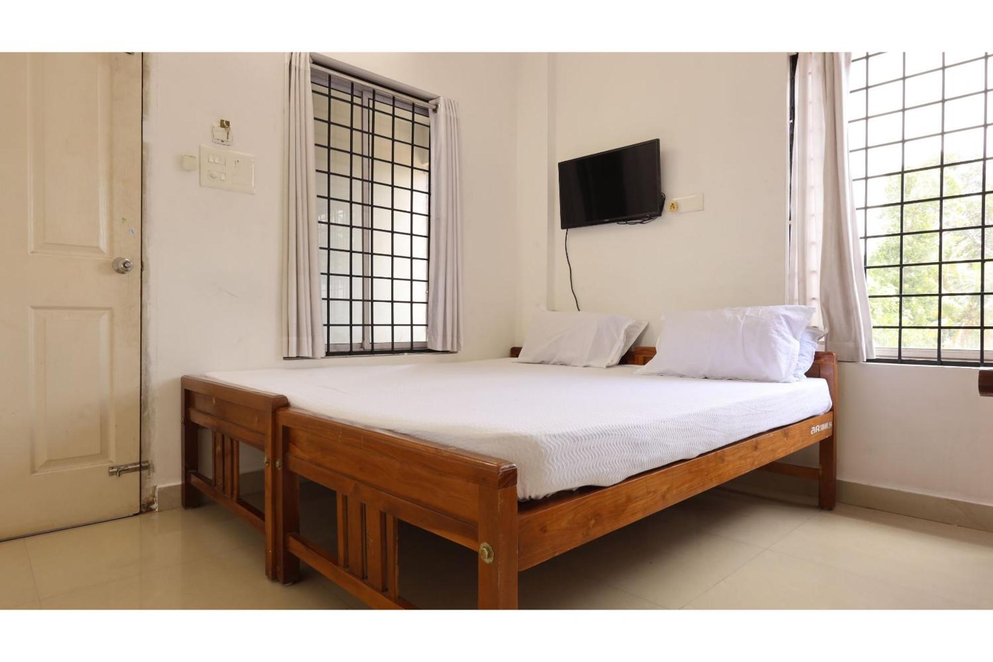 Collection O Ar Square Hotel Thrissur Exterior photo