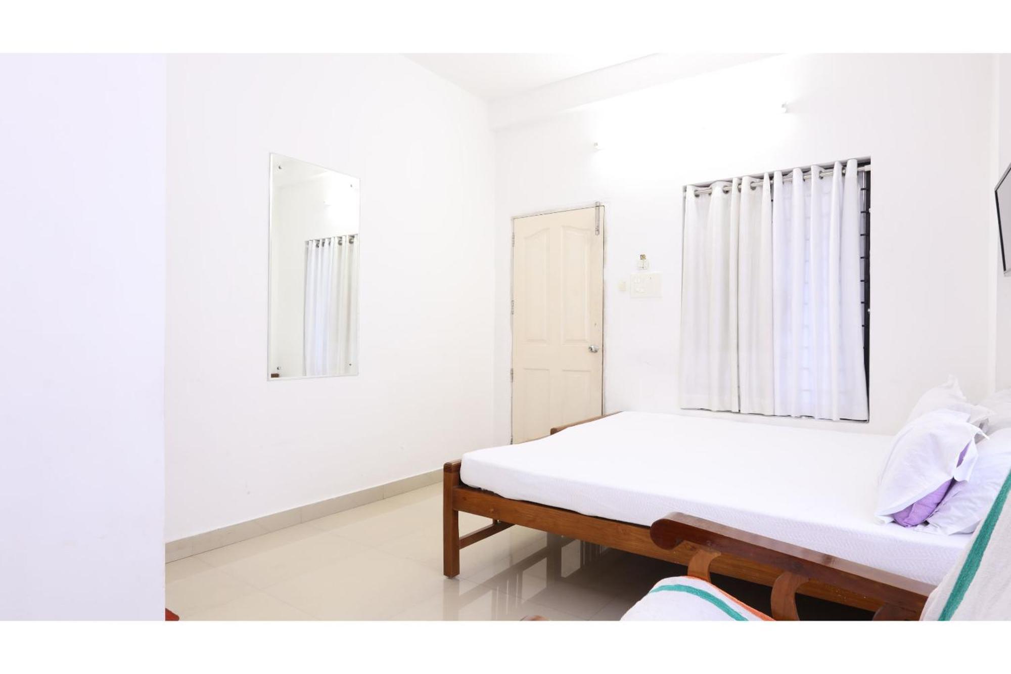 Collection O Ar Square Hotel Thrissur Exterior photo