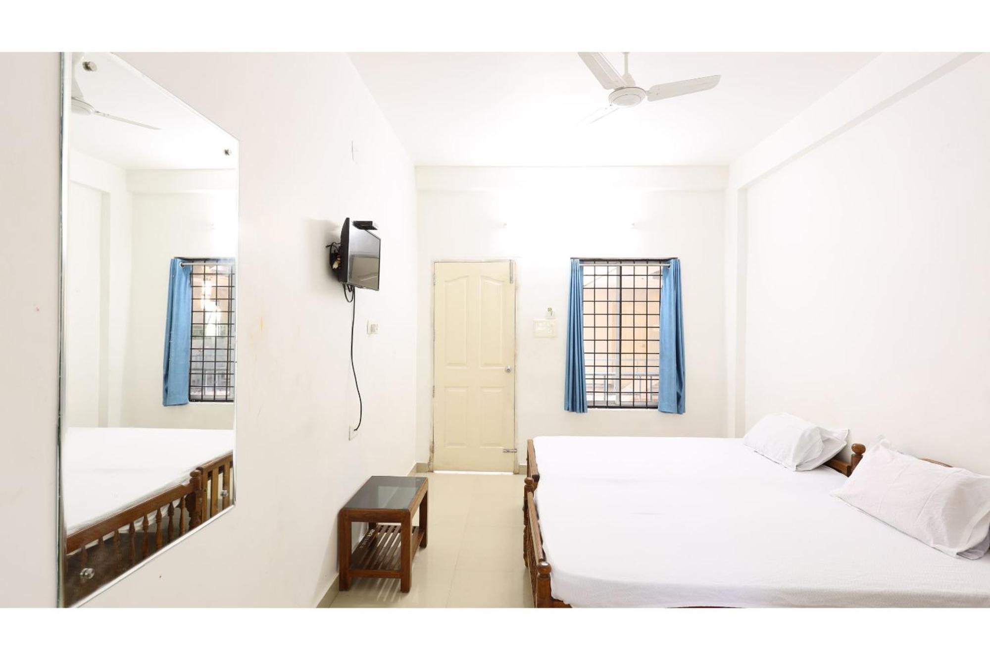 Collection O Ar Square Hotel Thrissur Exterior photo