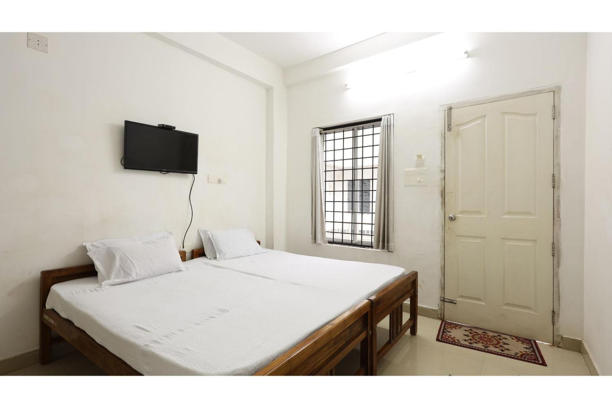 Collection O Ar Square Hotel Thrissur Exterior photo