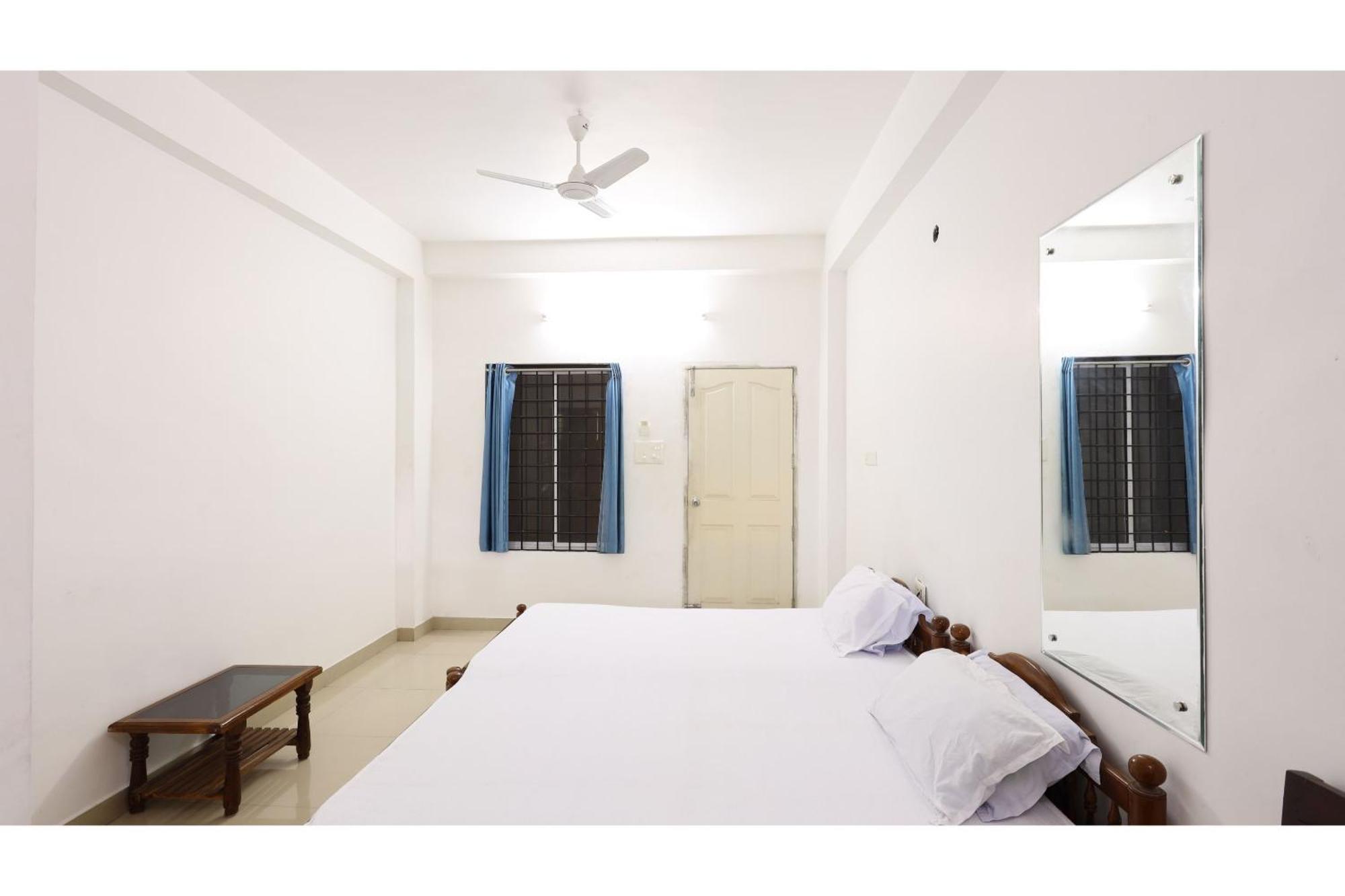 Collection O Ar Square Hotel Thrissur Exterior photo